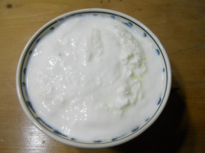 Making yoghurt