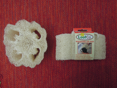 Loofah scourer